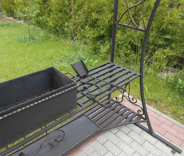 Кованый мангал-барбекю-очаг с крышей КР-12, сталь 5 мм - 2