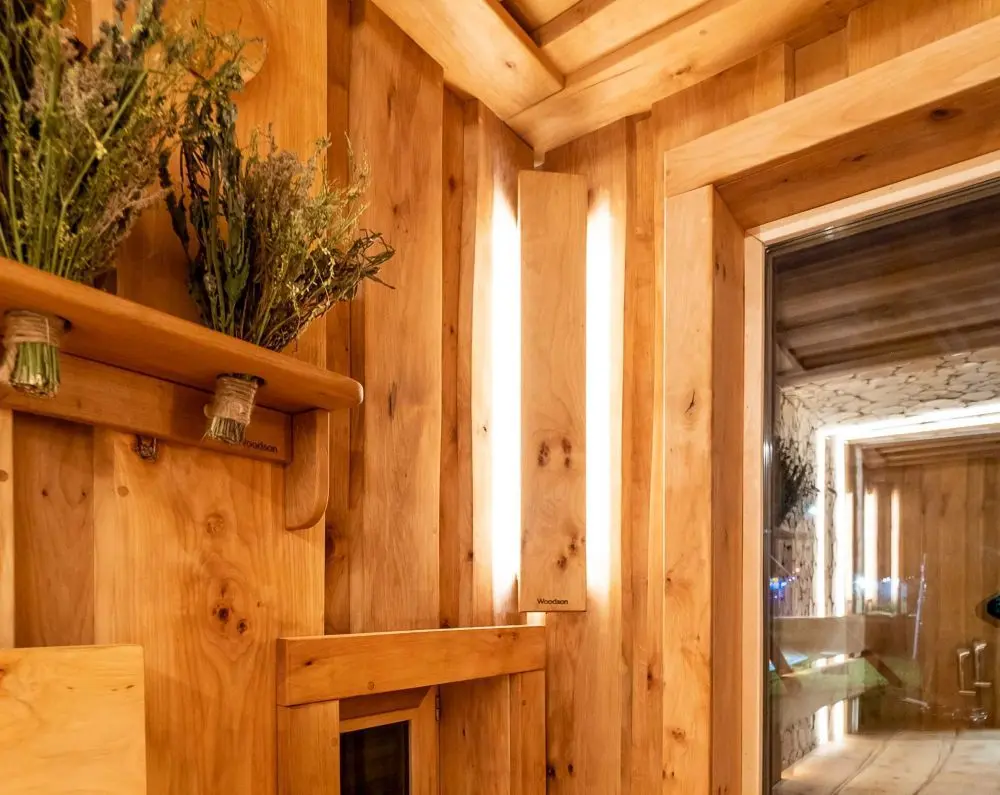 Светильник Woodson угловой со светодиодной лентой, ольха (24V) для бани - 2min