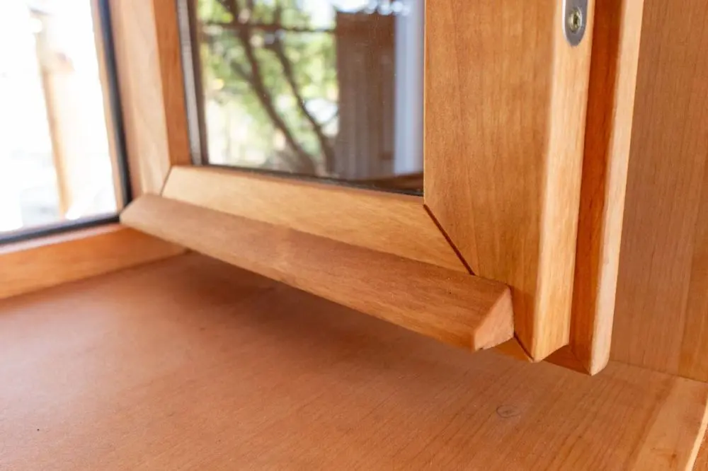 Окно Woodson 40*40, стекло бронза, ольха - 7min