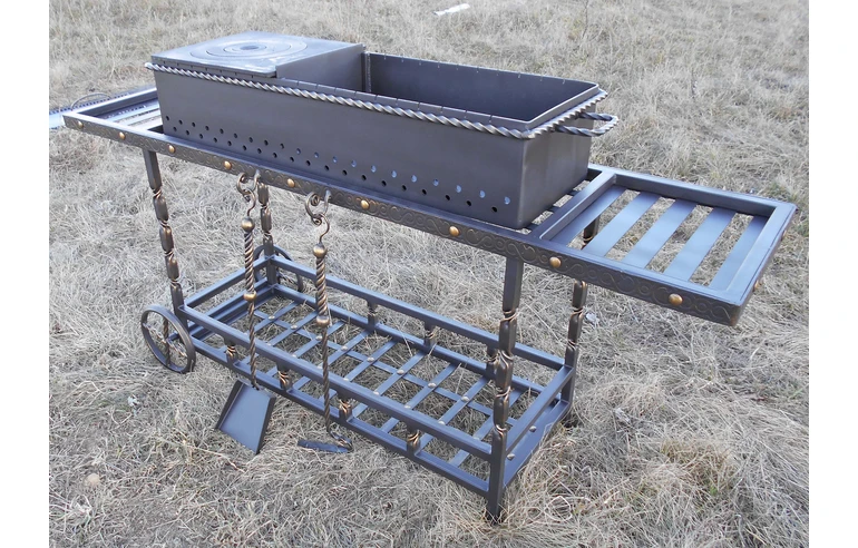 Кованый мангал ГЕКТОР, сталь 5 мм