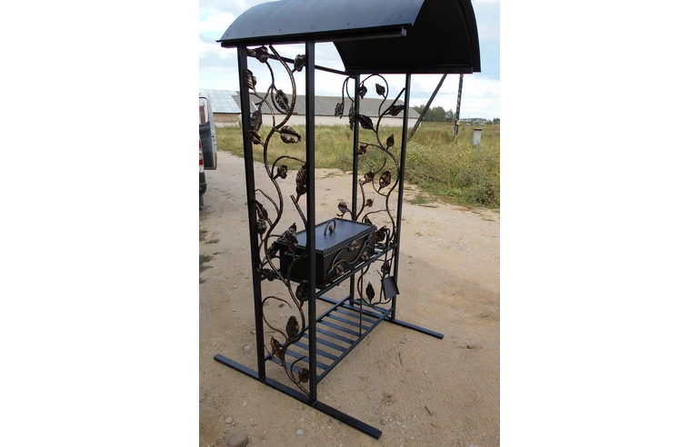 Кованый мангал с крышей КУ-4, сталь 5 мм