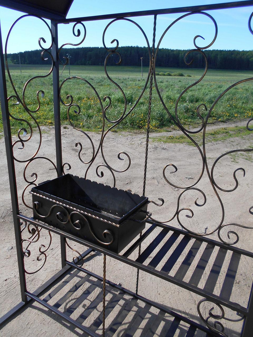 Кованый мангал с крышей КУ-3-3, сталь 5 мм - 2min